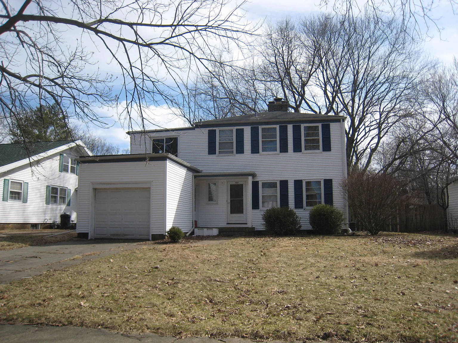 1011 W Union St photo 1