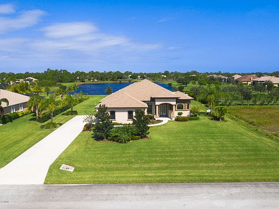 2nd image of 3978 Gardenwood Cir