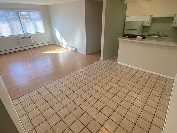 2nd image of 1314 W 28th St APT 302