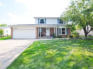 37151 Munger Dr, Livonia, MI
