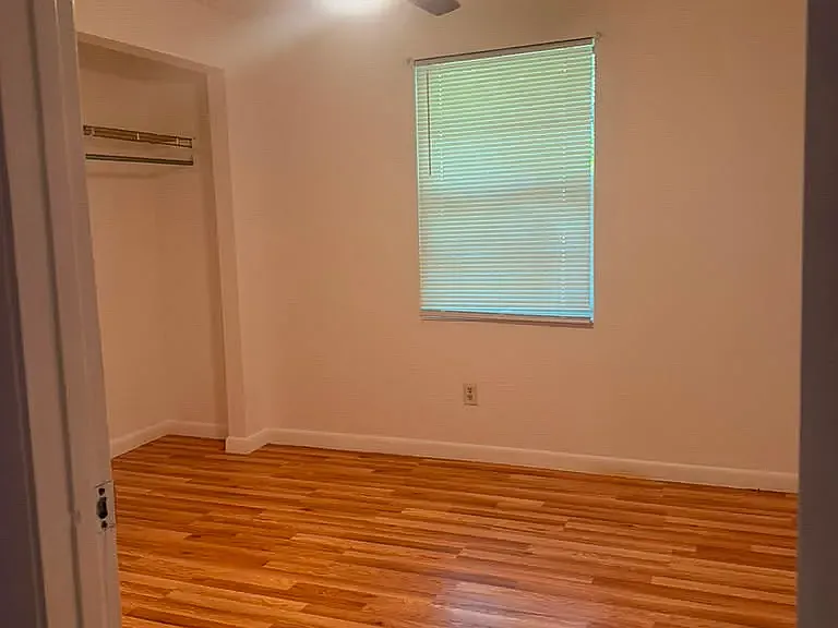 2824 Helen St — Photo 10