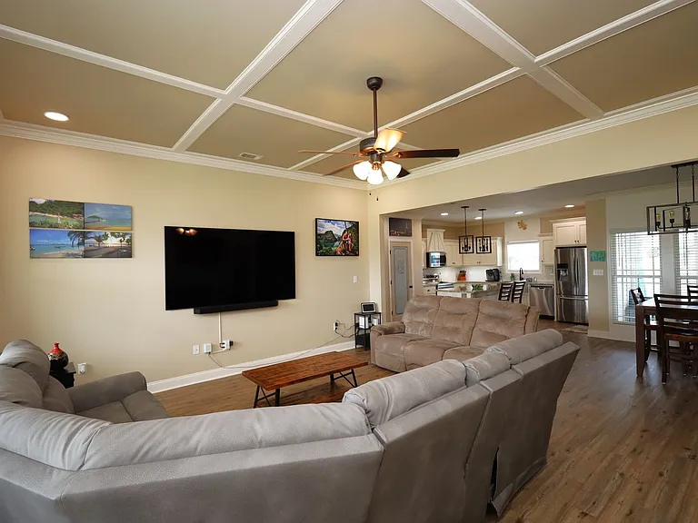 3905 Crusader Ct — Photo 2