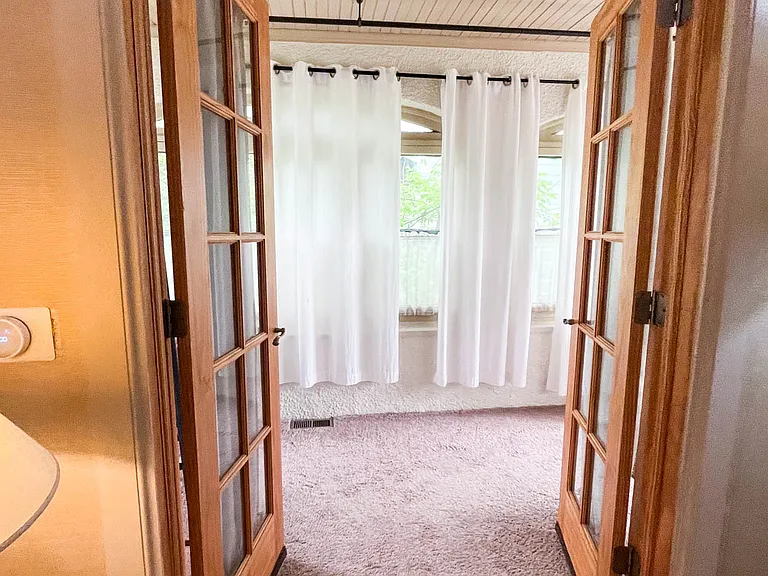 110 Linden Ave — Photo 9