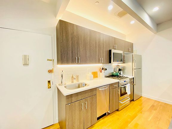 3rd image of 47-02 47th Ave #2F