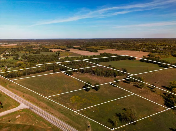 001 Highway 32, Stockton, MO 65785