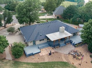 701 Victoria Heights Ter, Salina, KS 67401