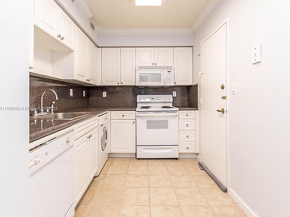 5th image of 2501 N Ocean Dr #708