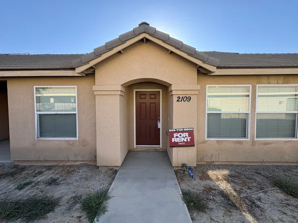 2109 Bella Oaks Dr, Tulare, CA 93274