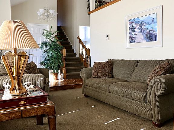 Formal Living Room w/vaults