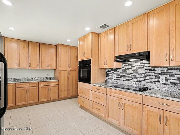 2nd image of 1335 Golf Vista Ct NE