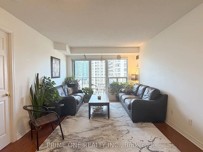 25 Kingsbridge Garden Cir #1421 — Photo 11