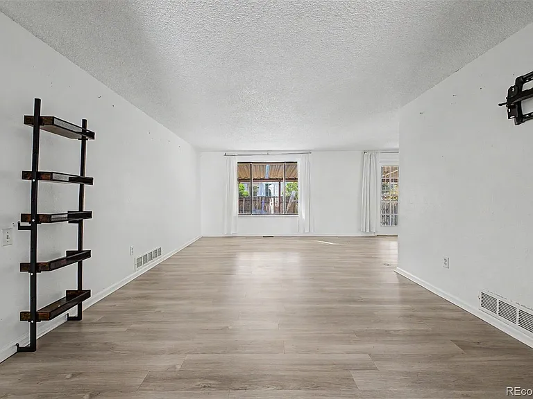 2757 S Salida St — Photo 9