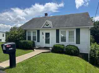 1906 1st St, Staunton, VA 24401