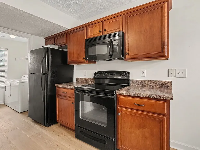919 Tapoco Ct — Photo 6