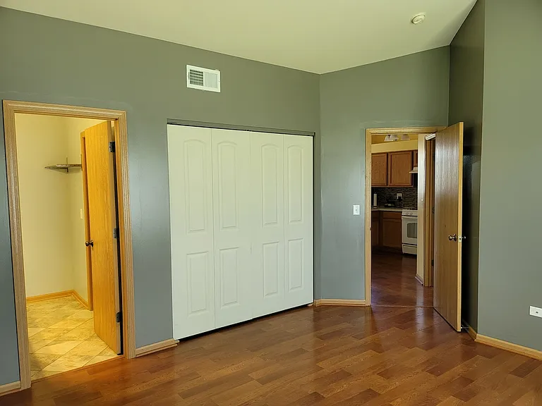 402 Waubonsee Dr — Photo 8