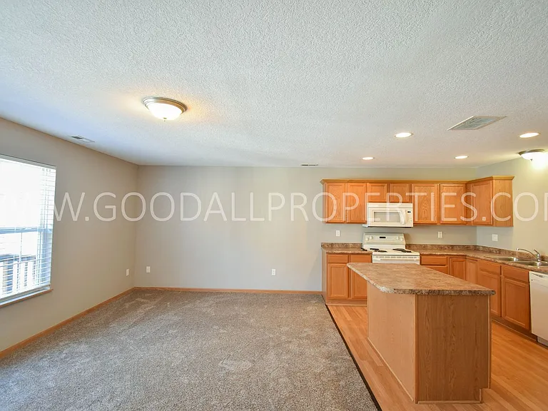 1140 Keystone Ln — Photo 8