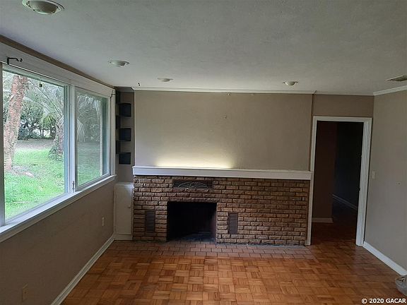 3rd image of 3924 NW 15th St