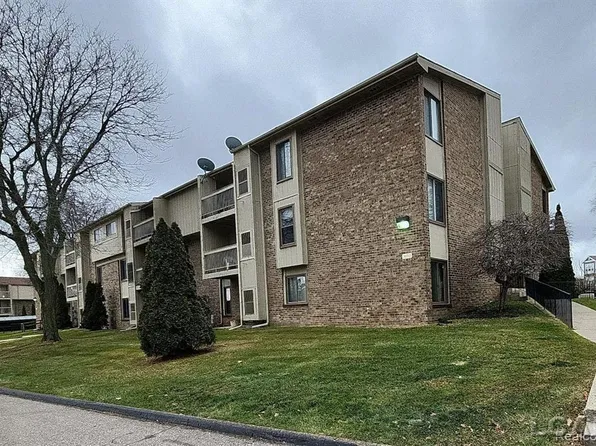 30515 W 14 Mile Rd, Farmington Hills, MI 48334