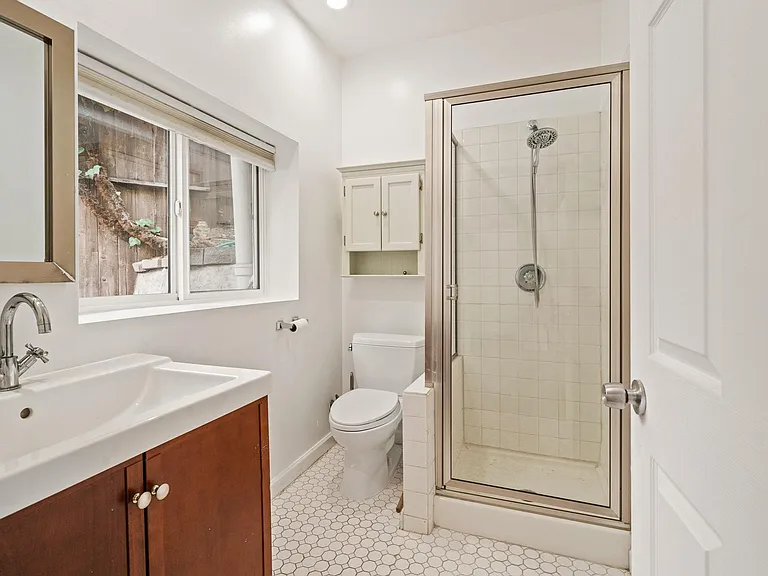 1628 N Beverly Glen Blvd — Photo 8