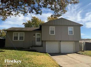 705 NE Westwind Dr, Lees Summit, MO 64086