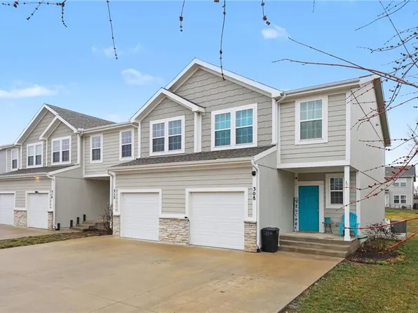 316 N 5th Ter, Louisburg, KS 66053