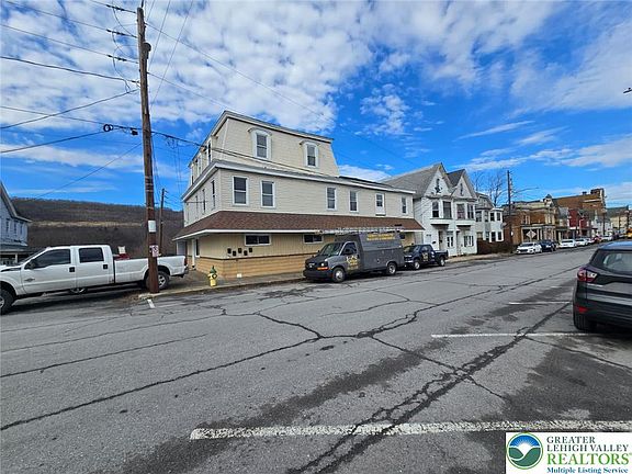 4th image of 149 W Ridge St