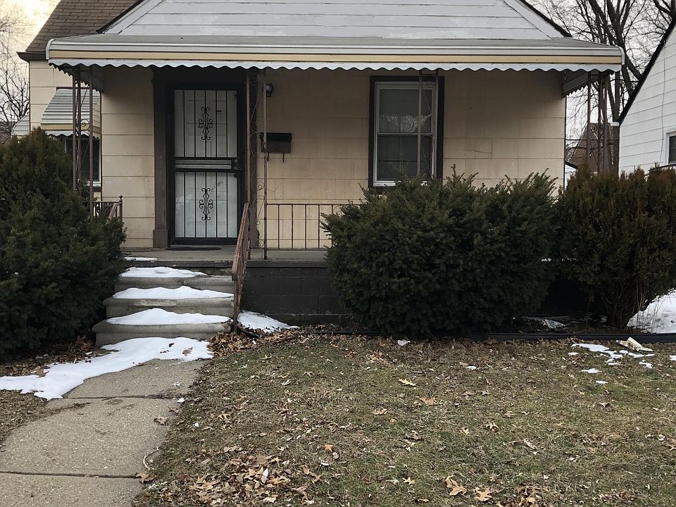1st image of 20457 Revere St
