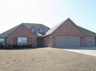 4804 N Trade Wind Dr, Oologah, OK 74053
