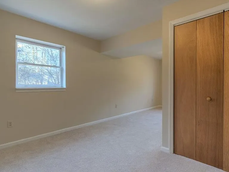 550 Colhoun St NE — Photo 18
