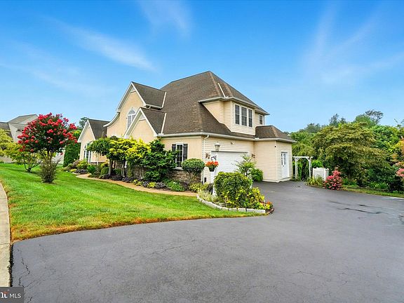 2nd image of 105 Livia Ln