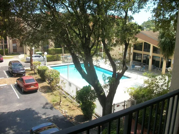 14301 N Kendall Dr #312B, Miami, FL 33186