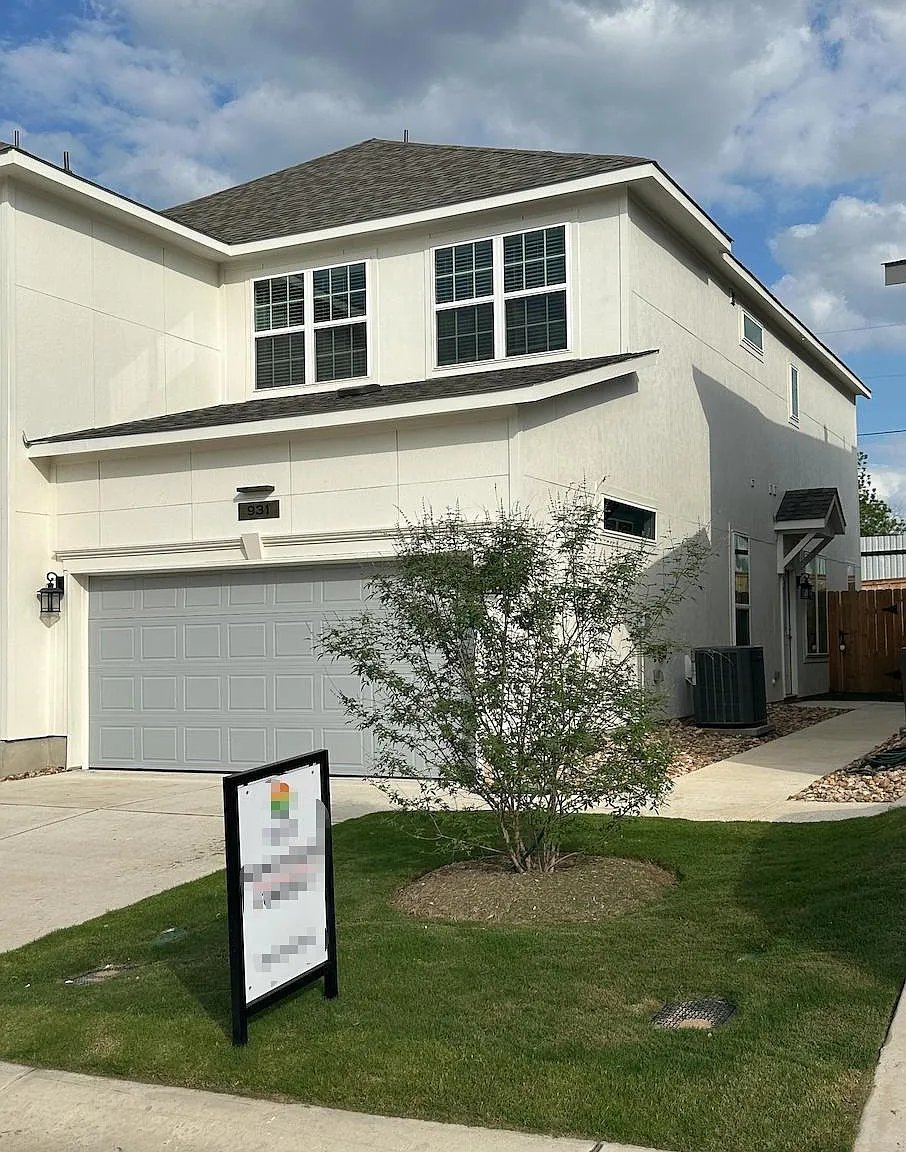 3 bed, 2.5 bath, 1462 sqft, $1,895 — Photo 2