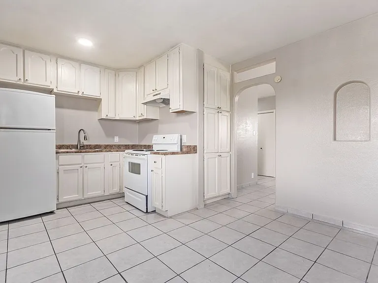769 E. Pierce St. — Photo 1