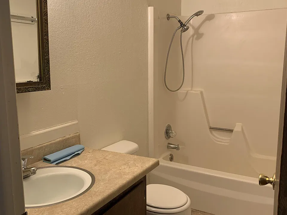 1101 Downey St #8