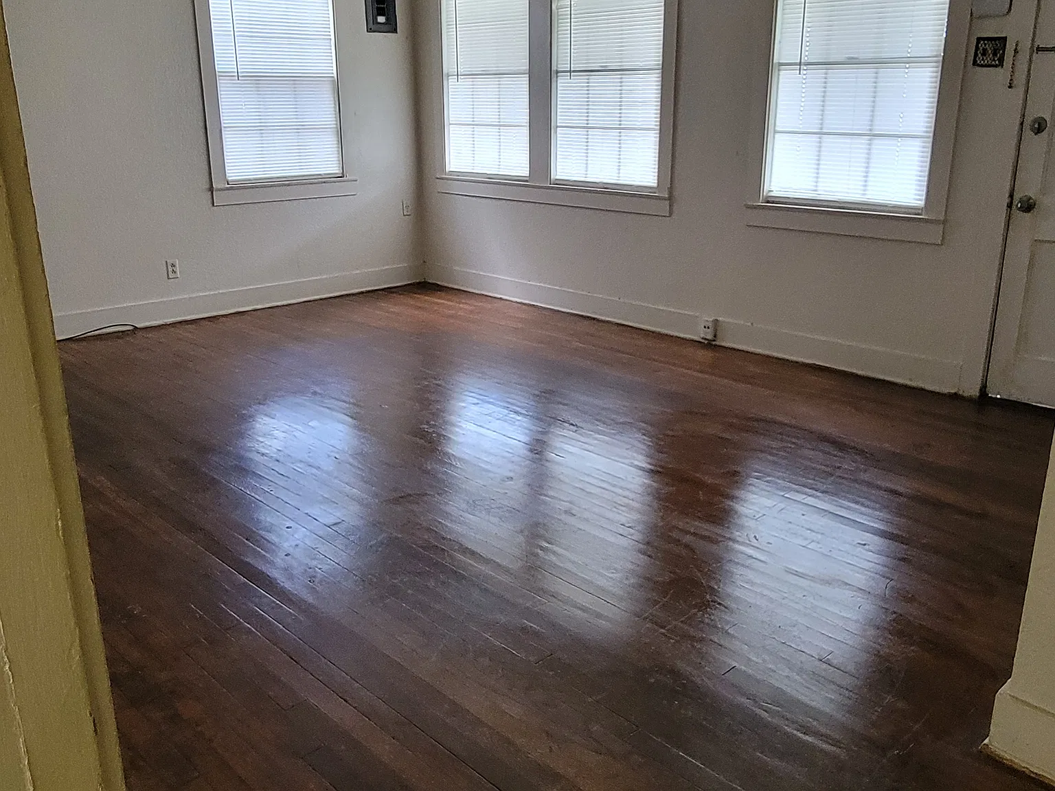 2 bed, 1100 sqft, $900 — Photo 3