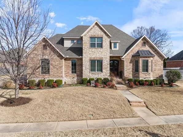 346 N Sandstone Pl, Fayetteville, AR 72701