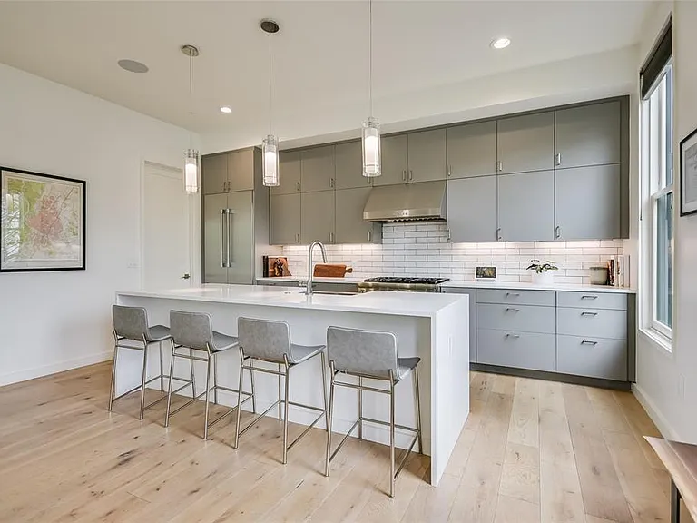1410 Woodlawn Blvd #B — Photo 9