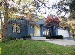 1745 S Wiesbrook Rd, Wheaton, IL 60187