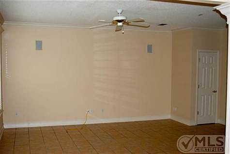 4th image of 4007 Dutchess Ct #1