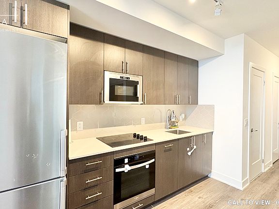 2nd image of 2545 Simcoe St N #1901
