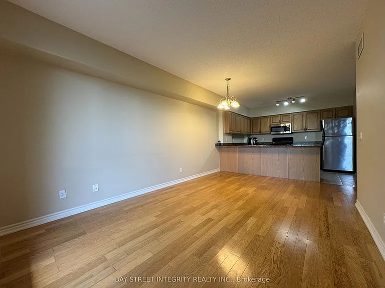 47 Caroline St N #402 — Photo 7