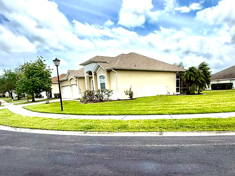408 N Key Lime Sq SW — Photo 3