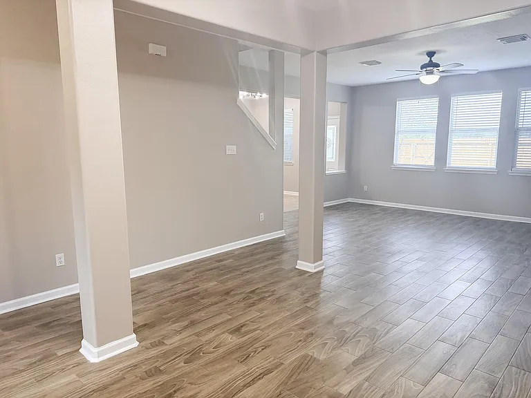 4422 Park Trail Ln — Photo 3