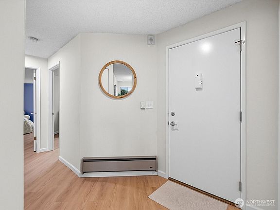 4th image of 23405 Lakeview Drive #H106