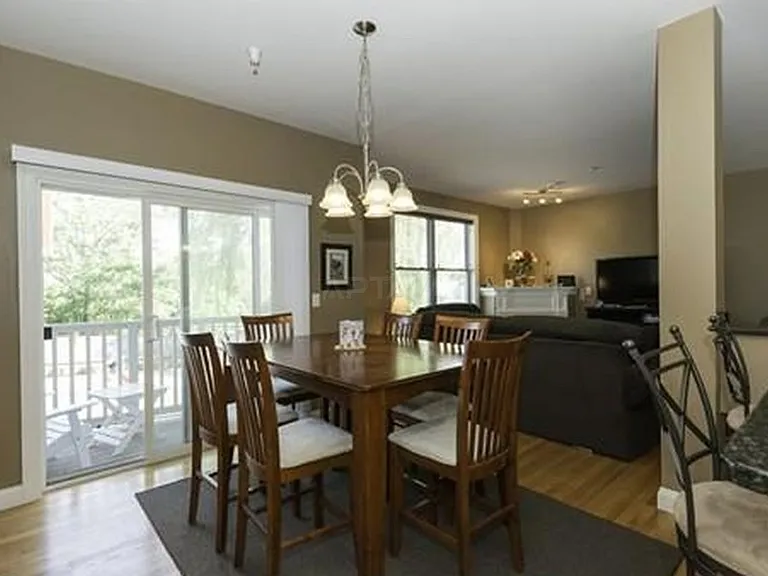 270 Cedar St #6 — Photo 9