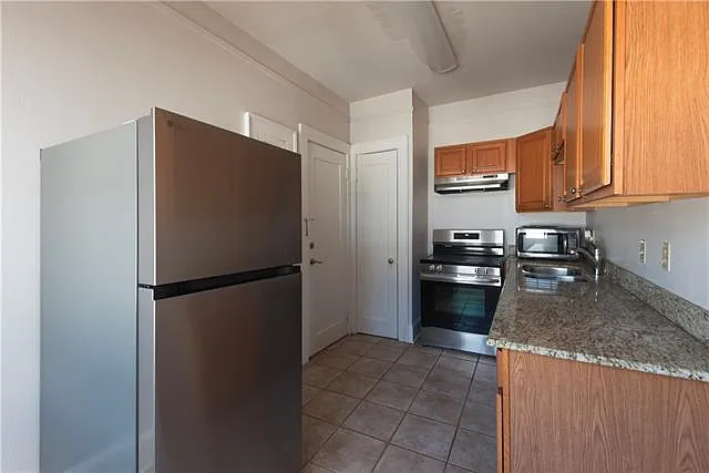 2108 Broadway St #6 — Photo 5