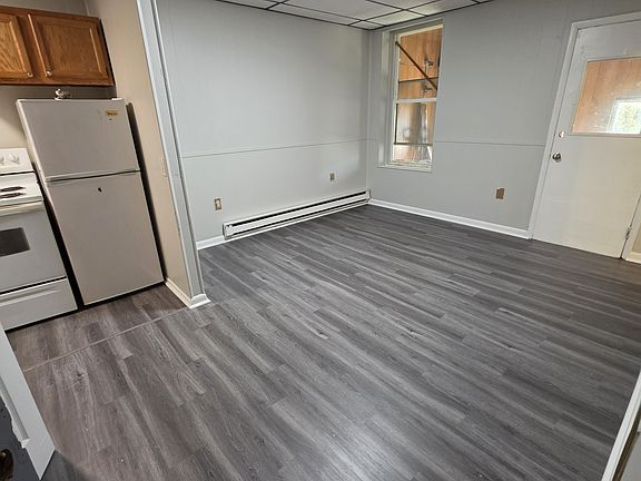 3rd image of 21-23 Watervliet Ave #3
