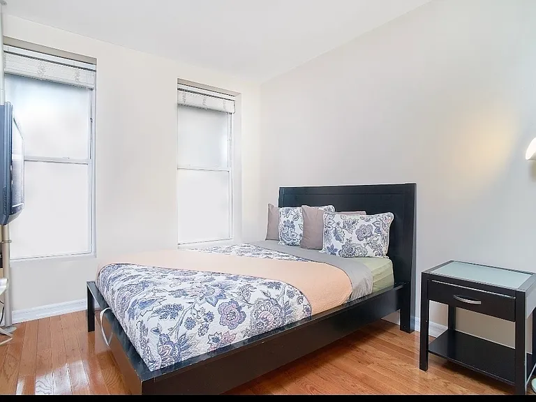 120 Nassau St #3 — Photo 3