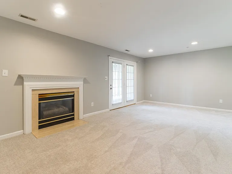733 Mashie Ct — Photo 3