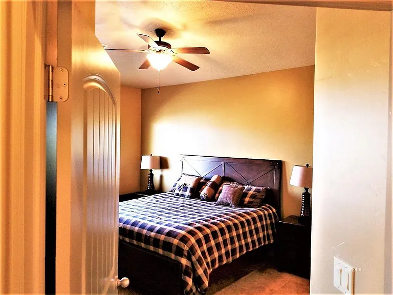 615 Coventry Ln — Photo 7